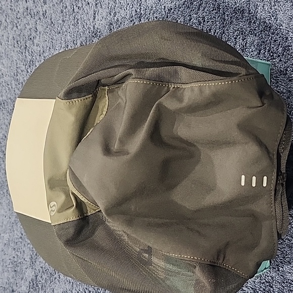 Lululemon hat - Picture 2 of 6